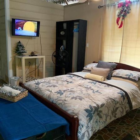 Heavens Gate Beach Bungalows Villa Placencia Exterior photo