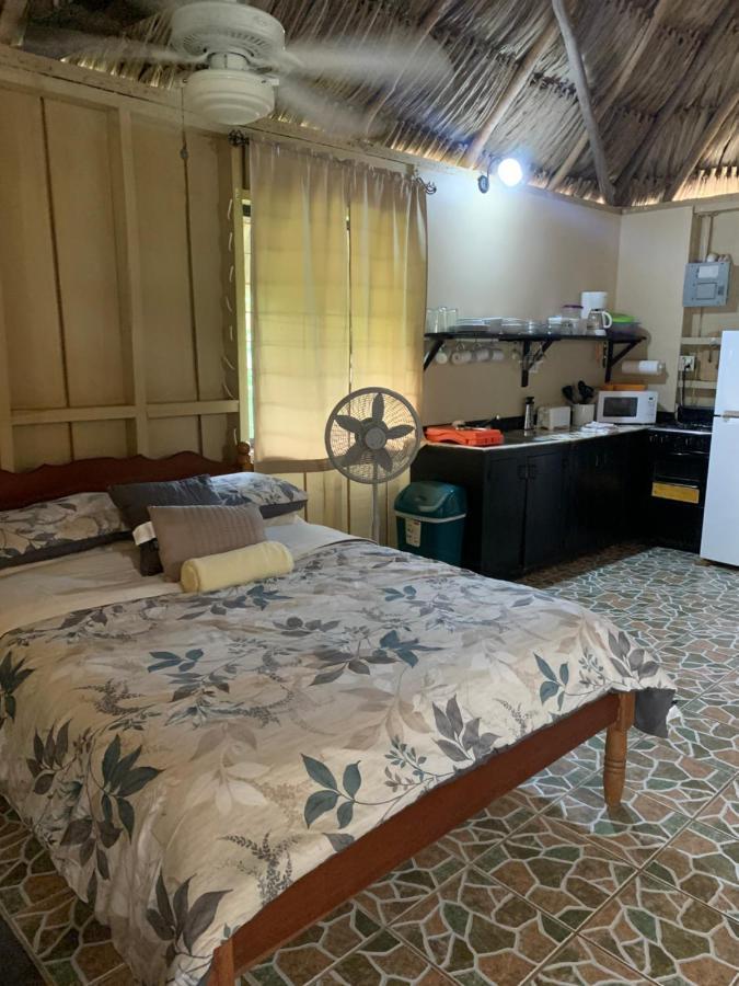 Heavens Gate Beach Bungalows Villa Placencia Exterior photo